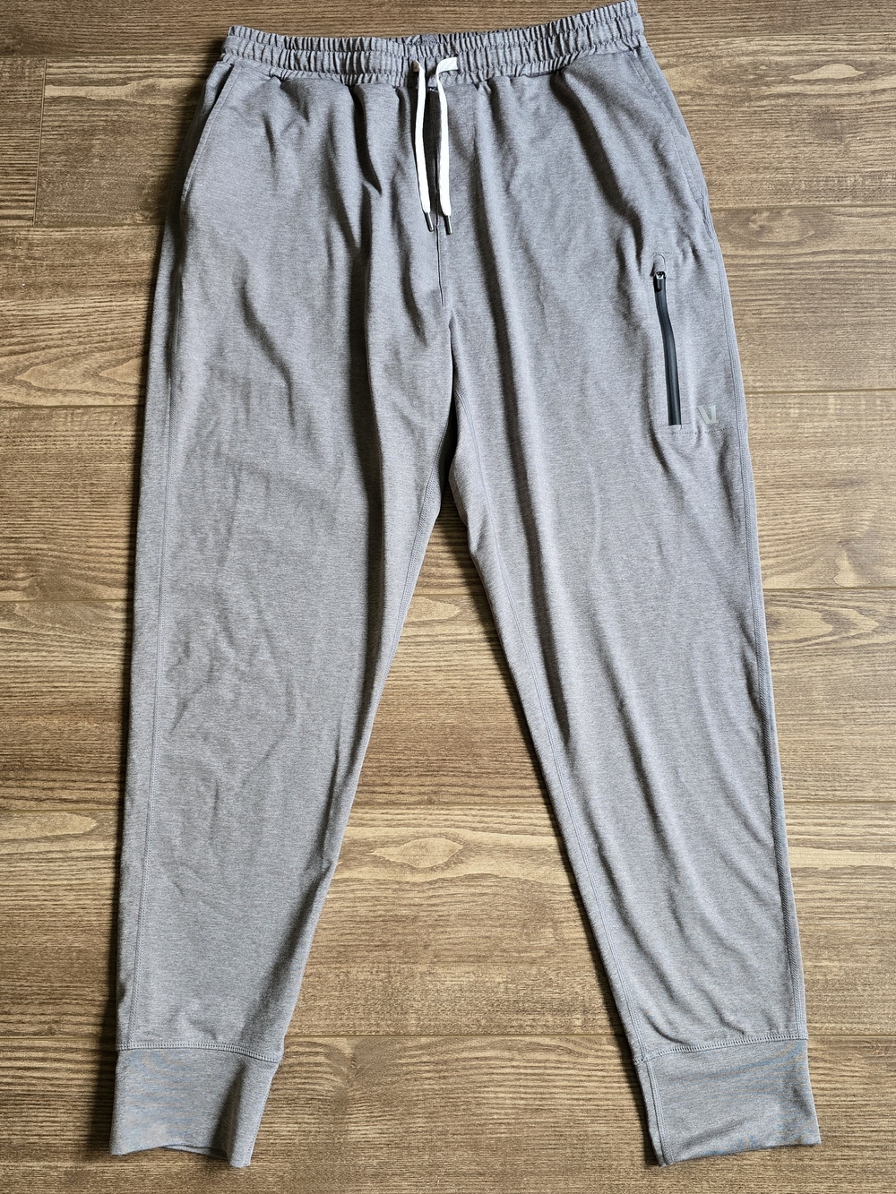 VUORI Joggers Mens L Gray Sunday Performance Pants Athleisure Gorpcore Lounge